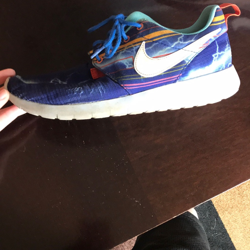 Nike Lighting Roshe 1’s.